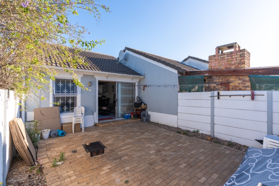 2 Bedroom Property for Sale in Thornton Western Cape